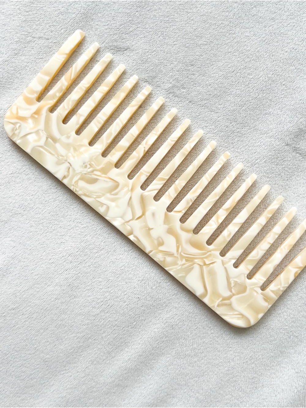 Ivory Marbled Wide-Tooth Comb - Picture 2 of 3